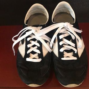 Vintage Brooks tennis shoes